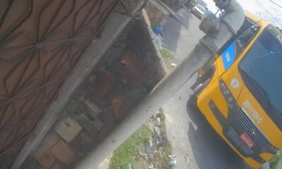 Ônibus ‘Amarelinho’ perde freio e invade residência em Manaus