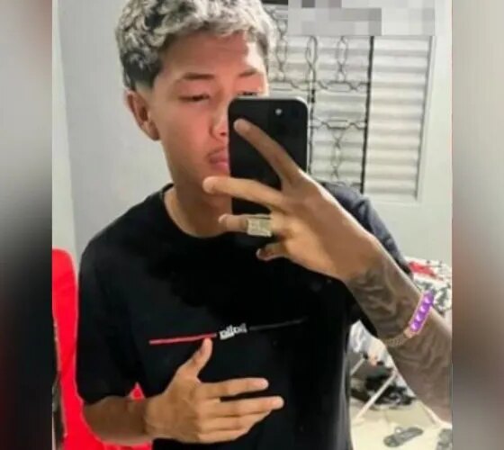 Pistoleiros invadem casa e executam jovem a tiros na Compensa