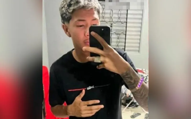 Pistoleiros invadem casa e executam jovem a tiros na Compensa