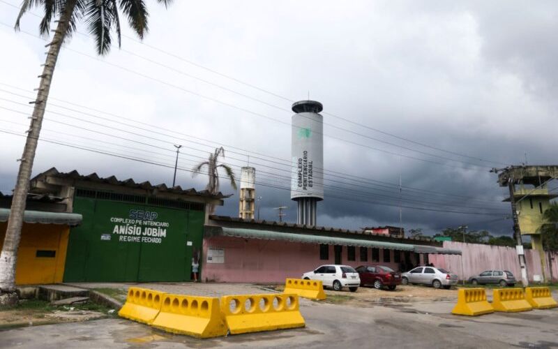 Rebelião em presídio da PM deixa policiais reféns em Manaus