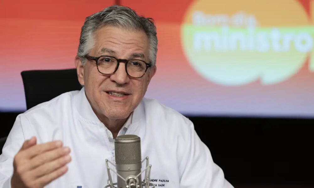 PF desmente 'Veja' e Padilha aciona Justiça sobre fake news contra Lul