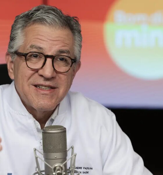 PF desmente 'Veja' e Padilha aciona Justiça sobre fake news contra Lul