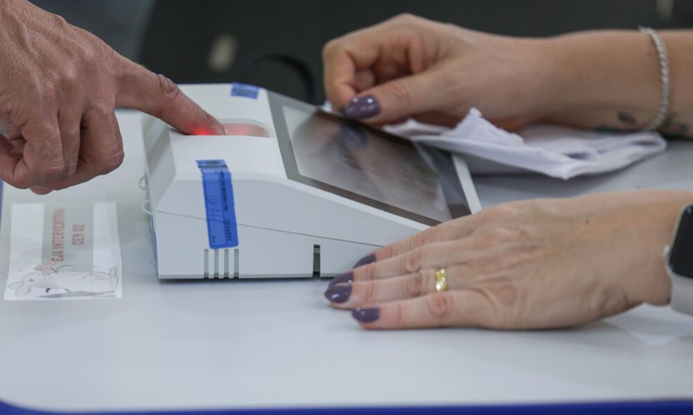 No DF, urnas fecham antes de informação sobre prorrogação chegar