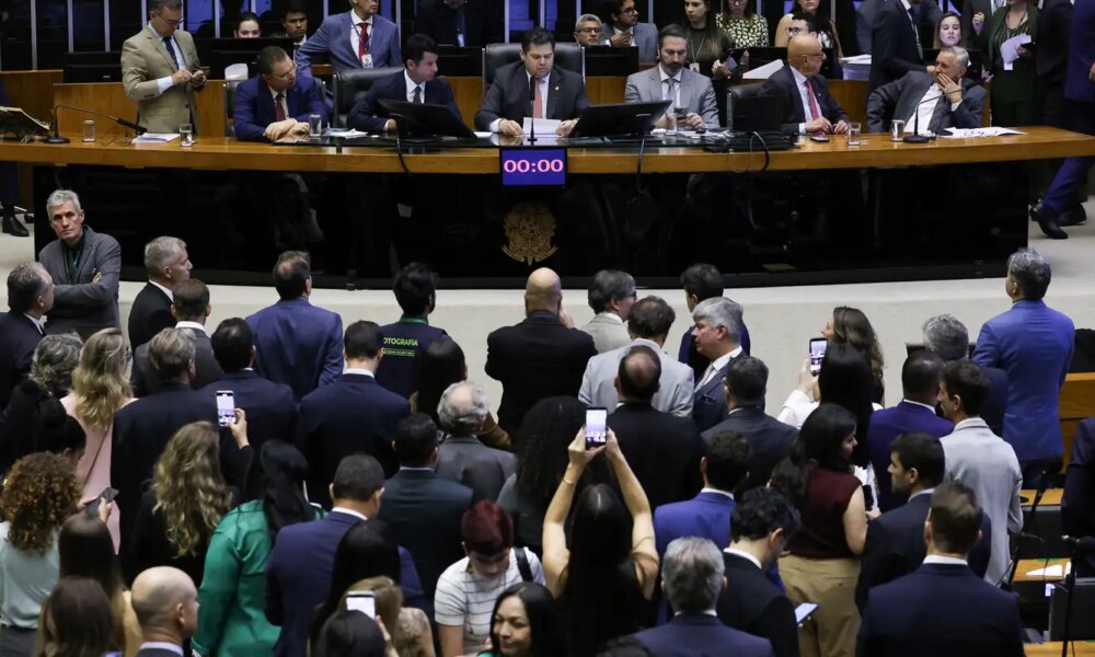Alcolumbre marca votação da PEC pelo fim da 6x1 para quarta-feira