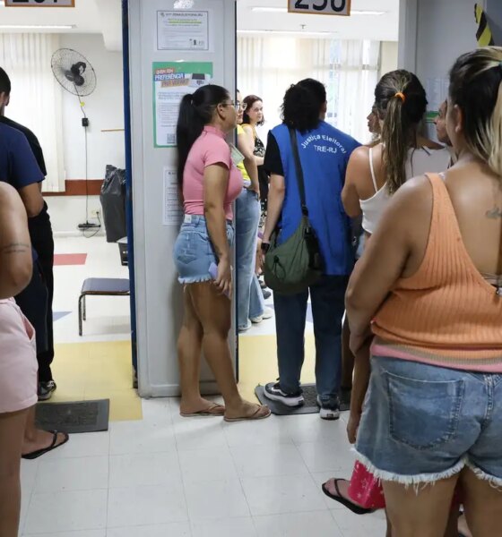 Governadores eleitos no primeiro turno têm entre 37 e 70 anos