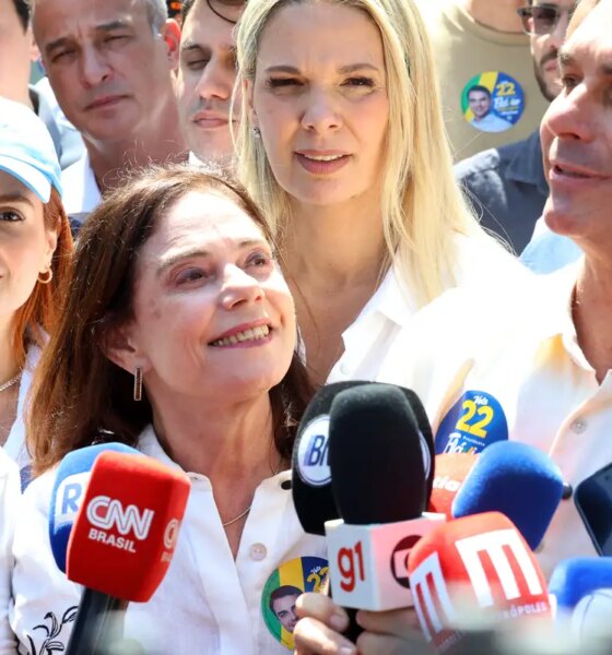 Flávio Bolsonaro diz que vai manter Bolsa Família e Farmácia Popular