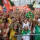Ato em apoio à democracia e a Lula reúne milhares em Copacabana