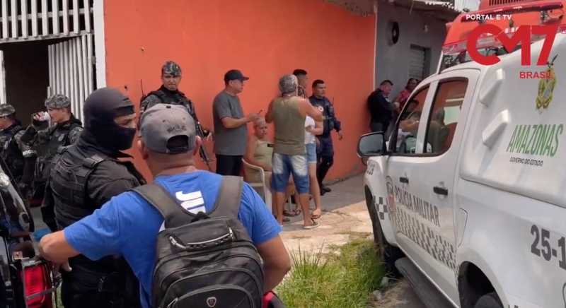 Mais de 3 horas de horror e desespero: homem mantém próprio filho de 1 ano e 6 meses refém em Manaus; acompanhe ao vivo