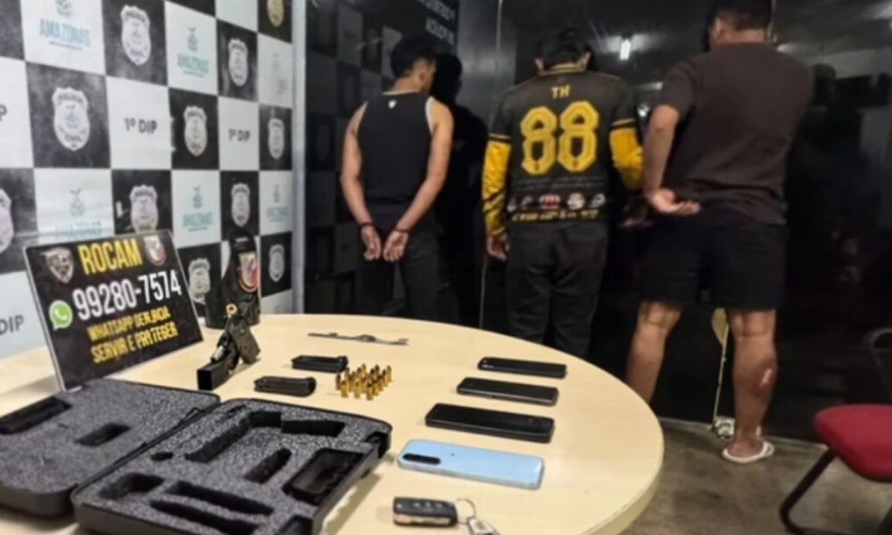 Trio especialista no golpe do ‘chapolim’ é encurralado pela polícia com pistola furtada e munições em Manaus