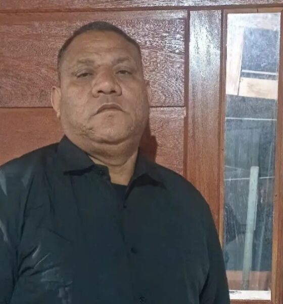 Homens encapuzados invadem igreja e m4tam pastor a t1ros na frente dos fiéis; cenas fortes