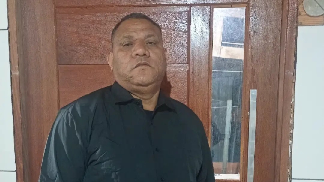 Homens encapuzados invadem igreja e m4tam pastor a t1ros na frente dos fiéis; cenas fortes