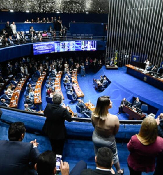 Senado vota PEC pelo fim da escala 6x1