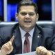 Alcolumbre anuncia sessões para discutir e votar fim da escala 6x1