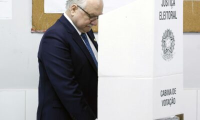 Vontade das urnas precisa ser respeitada, afirma Fachin após votar
