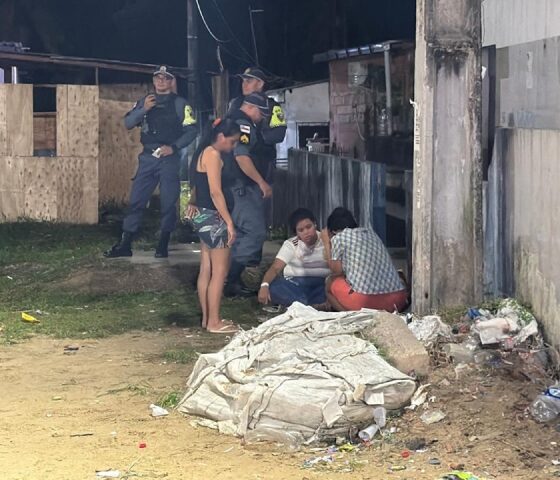 Familiares choram sobre corpo de homem executado no Terra Nova e possível motivação do crime vem à tona; veja vídeo