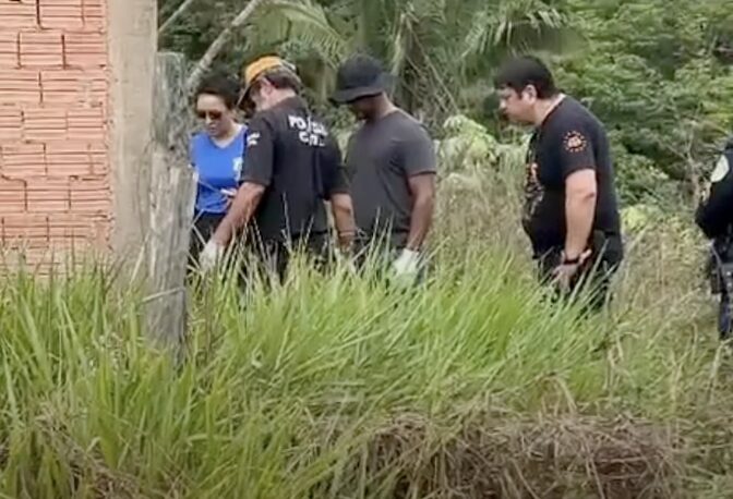 Cenas fortíssimas: c0rpo carbon1zado e com mãos amarradas é encontrado na Zona Leste; veja vídeo