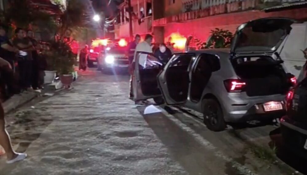 Esposa chora sobre c0rpo do marido execut4do no Parque Dez e possível motivação do crime vem à tona; cenas fortes