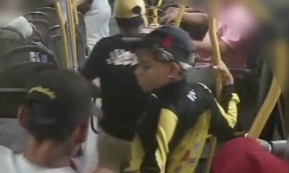 Polícia Civil do Amazonas divulga imagens de quarteto procurado por roubo a ônibus da linha 650; veja vídeo