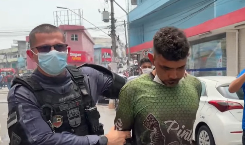 Vulgo “Foguinho” é preso após saquear loja durante incêndio no Centro de Manaus