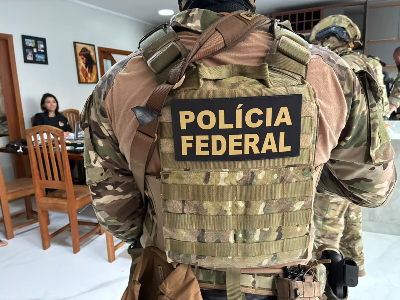 Urgente: PF faz operação em condomínios de luxo e prende empresários suspeitos de ligação com o CV no Amazonas
