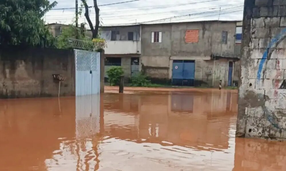 Chuva altera local de votação em Itapevi, no interior paulista