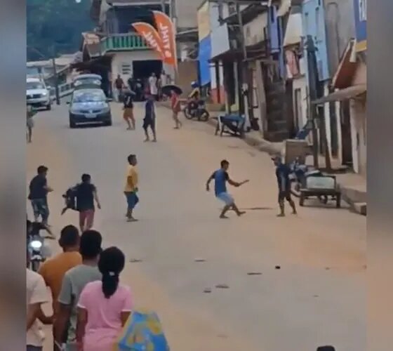 Briga com pauladas deixa homem ferido e é filmada em Pauini
