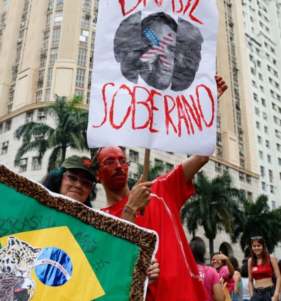 Estudantes fazem ato no Rio de Janeiro em defesa de voto em Lula