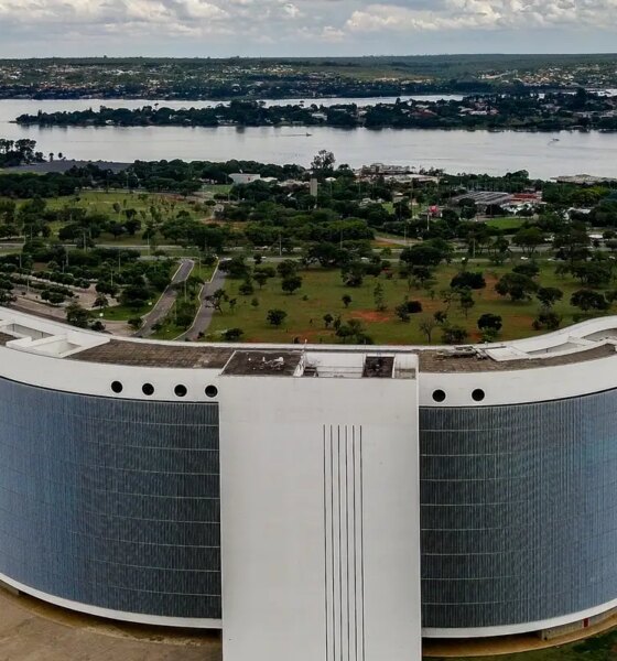 TSE determina isonomia após IA da Meta barrar imagens de Lula