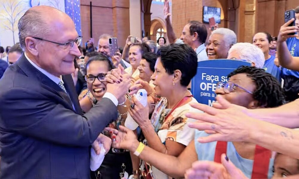 Em Aparecida, Alckmin pede isenção da Justiça Eleitoral