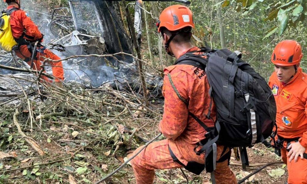 Justiça bloqueia bens de empresa por queda de helicóptero, no Rio
