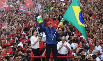 Lula é reeleito presidente do Brasil em virada histórica