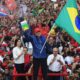 Lula é reeleito presidente do Brasil em virada histórica
