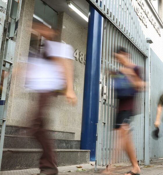 Termina neste domingo prazo escolher idioma da prova do Enem 2026