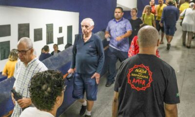 "Não poderia ficar de fora", diz idoso que votou 10 dias após cirurgia